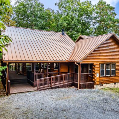 Cabin Between Pigeon Forge and Gatlinburg