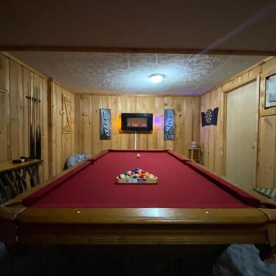 Jungle Safari Pigeon Forge Cabin pool table