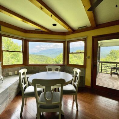 Panoramic Vista cabin dinner table