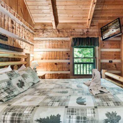 Bear Heaven Cabin bed