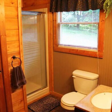 Jungle Fever Cabin bath