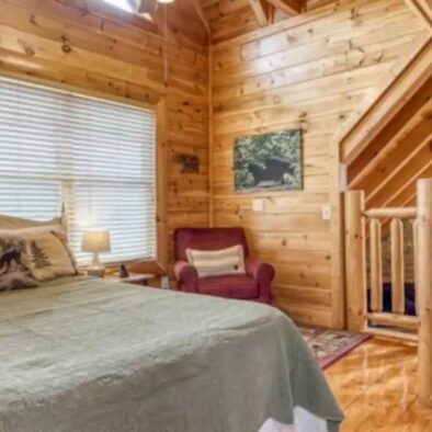 Smokies Escape Cabin bedroom