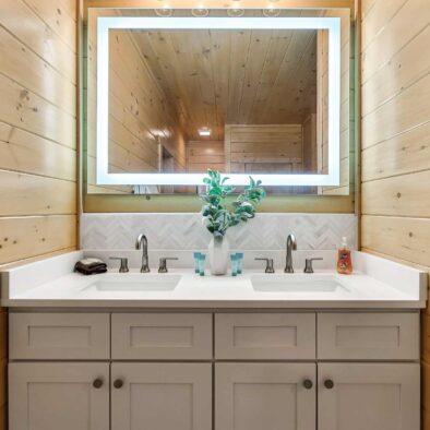 Fox and Fawn cabin bath