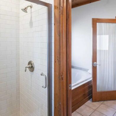 Riversong Lodge bathroom