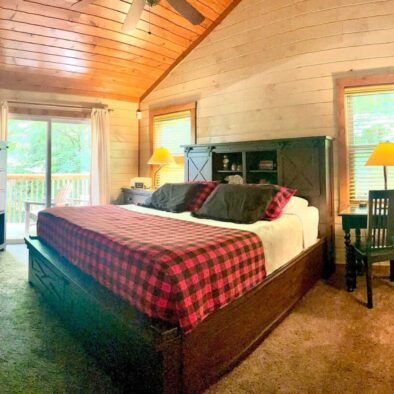 Riversong Lodge bedroom