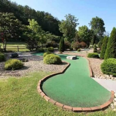 Smokies Escape Cabin golf course