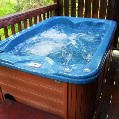 Jungle Fever Cabin hot tub