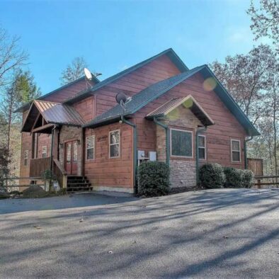 Gatlinburg Cabin With a Movie Theater