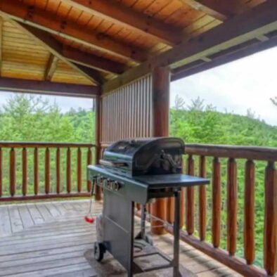 Smokies Escape Cabin grill