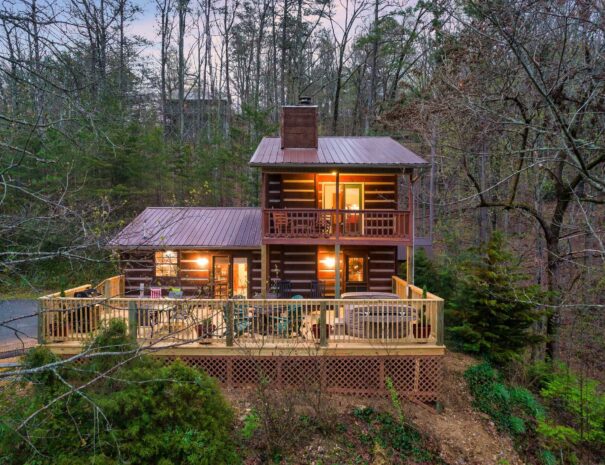 Tree House Tranquility Family Cabin Sevierville