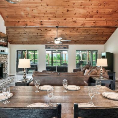 The Upper Room Cabin with Buckhead Cabin Rentals Dining Room